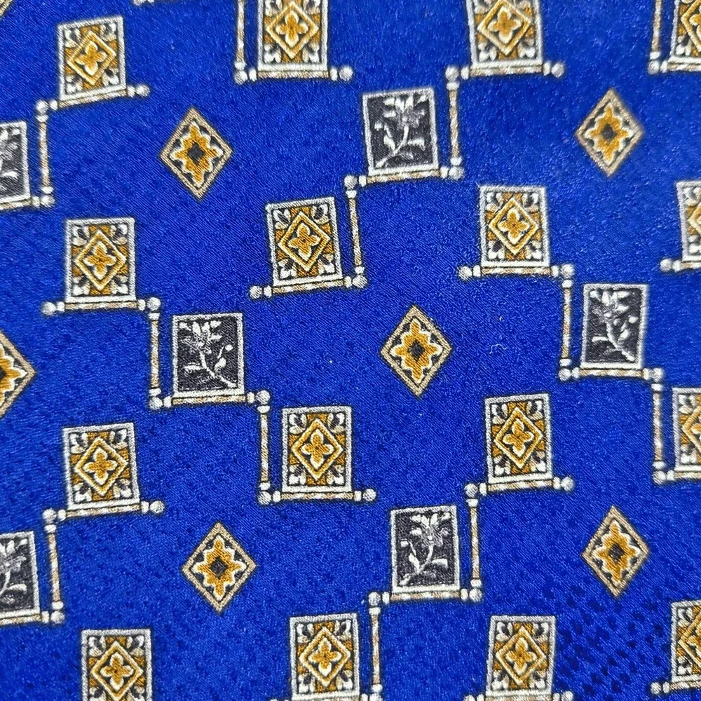 Vintage Valentino Cravatte Neck Tie Men Floral Geometric Silk Made Italy 56x3.75